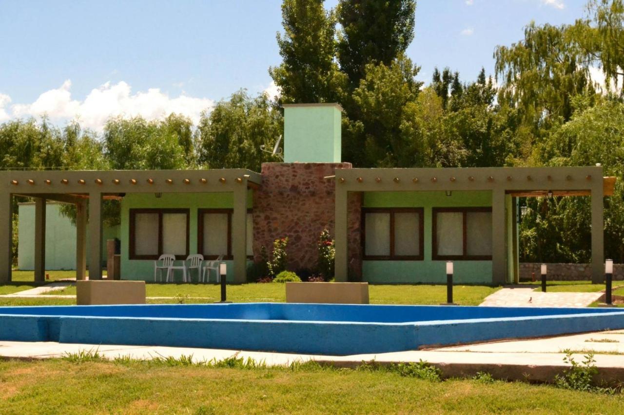 Complejo Los Enamorados Calingasta Exterior photo